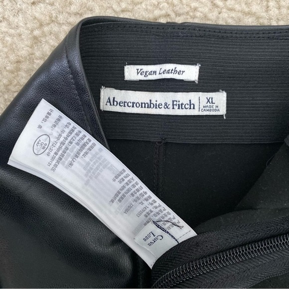 abercrombie & fitch - vegan leather split hem slim flare pant bottoms high-rise - Picture 7 of 8